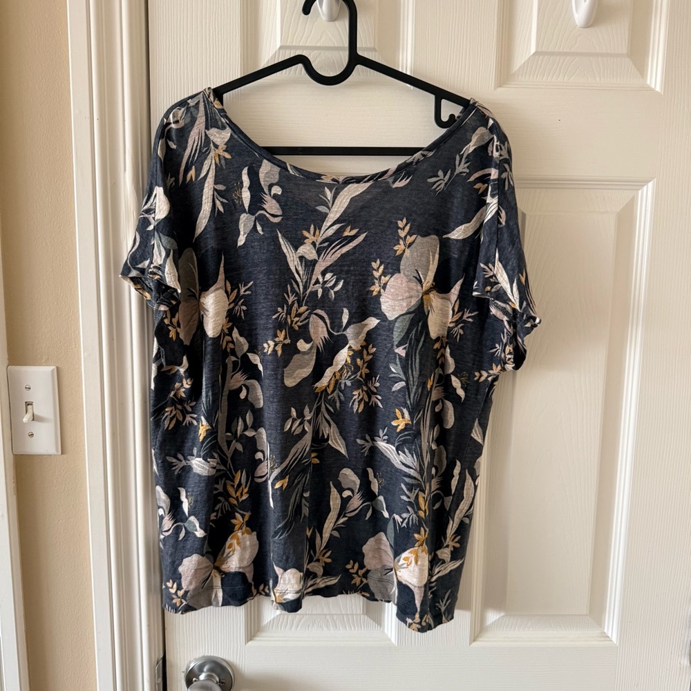 Cynthia Rowley 100% Linen Floral Blouse in Size Large